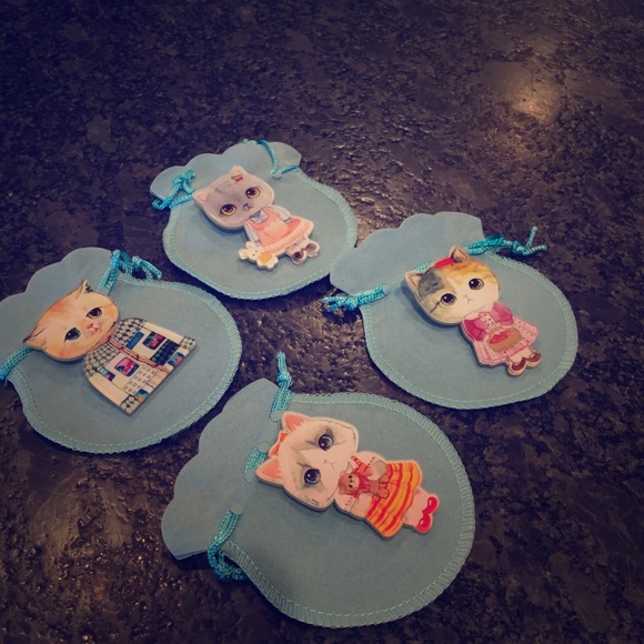 Retro Chic Jewelry - 🐈 4 KITTENS LAPEL PINS WITH DUST BAGS🐈